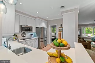 4 Hume Ct, Towson, MD 21204 - Photo 10