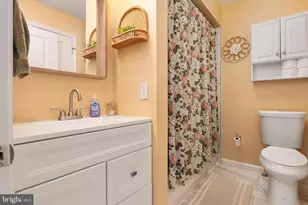 402 Bayside Dr, Baltimore, MD 21222 - Photo 14