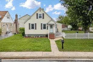402 Bayside Dr, Baltimore, MD 21222 - Photo 2