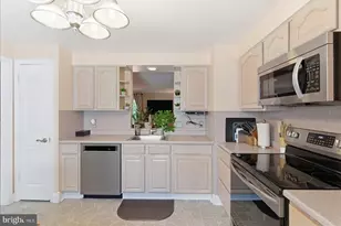 12257 Bonmot Pl, Reisterstown, MD 21136 - Photo 4