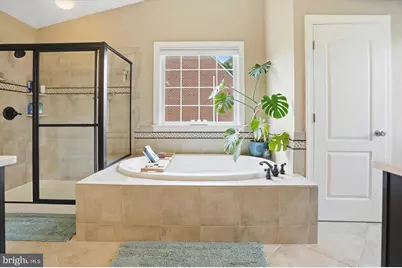 310 Lyon Court, Baltimore, MD 21208 - Photo 32