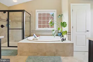 310 Lyon Ct, Baltimore, MD 21208 - Photo 32