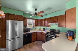 574 Edmondson Ave, Baltimore, MD 21228 - Photo 14