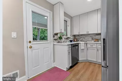 409 Oak Court, Baltimore, MD 21228 - Photo 32