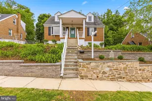 409 Oak Ct, Baltimore, MD 21228 - Photo 2
