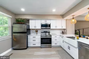 26 Golden Hill Ct, Catonsville, MD 21228 - Photo 8