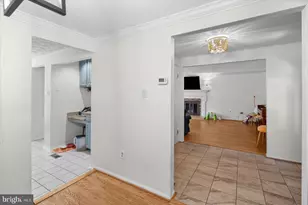 2 Topwood Ct, Parkville, MD 21234 - Photo 8