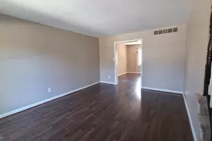 24 Lerner Ct, Baltimore, MD 21236 - Photo 2