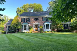 1 Lakecrest Ct, Towson, MD 21286 - Photo 2