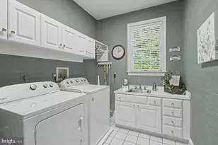 1 Lakecrest Ct, Towson, MD 21286 - Photo 38