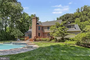 1 Lakecrest Ct, Towson, MD 21286 - Photo 4