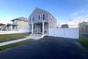 2807 Pennsylvania Ave, Baltimore, MD 21227 - Photo 2