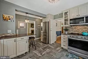 902 Locustvale Rd, Towson, MD 21204 - Photo 8