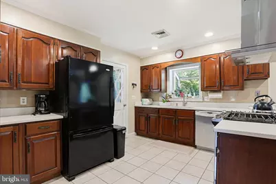 7437 Inwood Avenue, Baltimore, MD 21228 - Photo 10