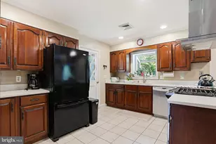 7437 Inwood Ave, Baltimore, MD 21228 - Photo 10