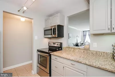28 Allegheny Avenue #1512, Towson, MD 21204 - Photo 16
