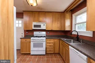 7200 N Charles St, Lutherville Timonium, MD 21093 - Photo 10