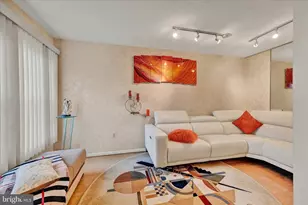 3 Pipe Hill Ct, Baltimore, MD 21209 - Photo 2