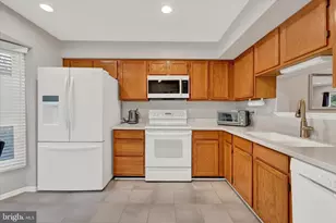 22 Greenshire Ln, Owings Mills, MD 21117 - Photo 4