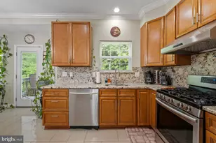 9608 Fable Dr, Owings Mills, MD 21117 - Photo 12