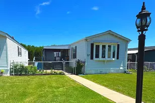 28 Rockywood Ln, Essex, MD 21221 - Photo 2