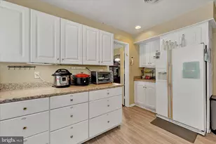 6606 Baythorne Rd, Baltimore, MD 21209 - Photo 14