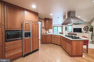 17 Montvieu Ct, Cockeysville, MD 21030 - Photo 70