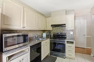 13 Courtwood Dr, Pikesville, MD 21208 - Photo 12