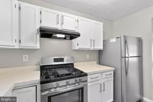 1043 Debbie Ave, Baltimore, MD 21221 - Photo 16