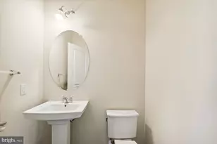 67 Linden Pl, Towson, MD 21286 - Photo 16