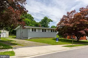 8206 Arrowhead Rd, Pikesville, MD 21208 - Photo 2
