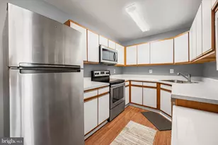 3 Ginford Pl, Baltimore, MD 21228 - Photo 10