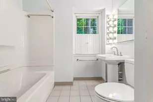 302 Dixie Dr, Towson, MD 21204 - Photo 26