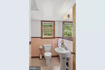 211 Hillendale Avenue, Baltimore, MD 21227 - Photo 18