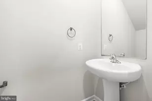 8133 Bartholomew Ct, Baltimore, MD 21206 - Photo 8