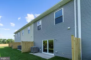 8133 Bartholomew Ct, Baltimore, MD 21206 - Photo 4
