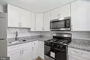 17 Sollers Point Rd, Dundalk, MD 21222 - Photo 8