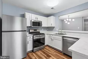 8801 Stoneridge Cir, Pikesville, MD 21208 - Photo 14