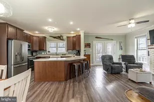 9031 Hinton Ave, Baltimore, MD 21219 - Photo 8