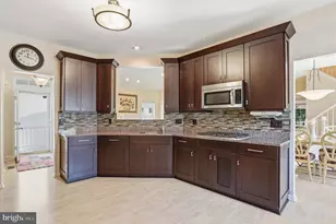 300 Glatisant Pl, Pikesville, MD 21208 - Photo 10