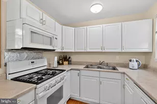 201 Uppergate Ct, Owings Mills, MD 21117 - Photo 8