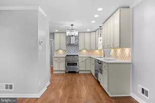 102 Nelson Rd, Pikesville, MD 21208 - Photo 8