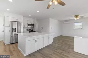7212 Bay Front Rd, Baltimore, MD 21219 - Photo 10