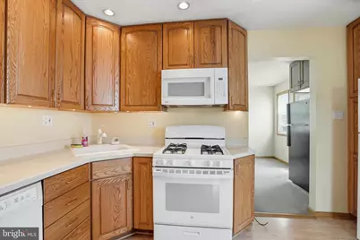 8240 Longpoint Road, Baltimore, MD 21222 - Photo 10