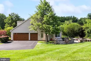 7 Redtree Ln, Reisterstown, MD 21136 - Photo 2