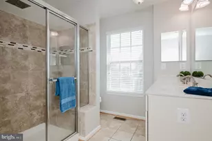8402 Stansbury Lake Dr, Baltimore, MD 21222 - Photo 10