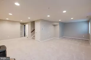 8402 Stansbury Lake Dr, Baltimore, MD 21222 - Photo 38