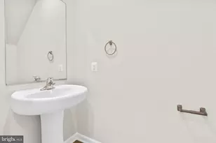 8111 Bartholomew Ct, Baltimore, MD 21206 - Photo 30