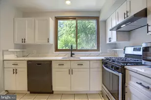 20 Stone Ridge Ct, Baltimore, MD 21239 - Photo 2