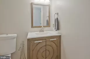 9200 Hines Meadow Way, Parkville, MD 21234 - Photo 24